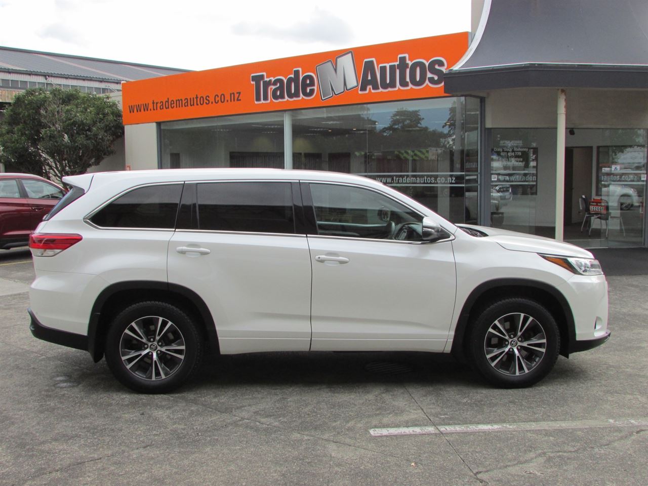 Vehicle image 3