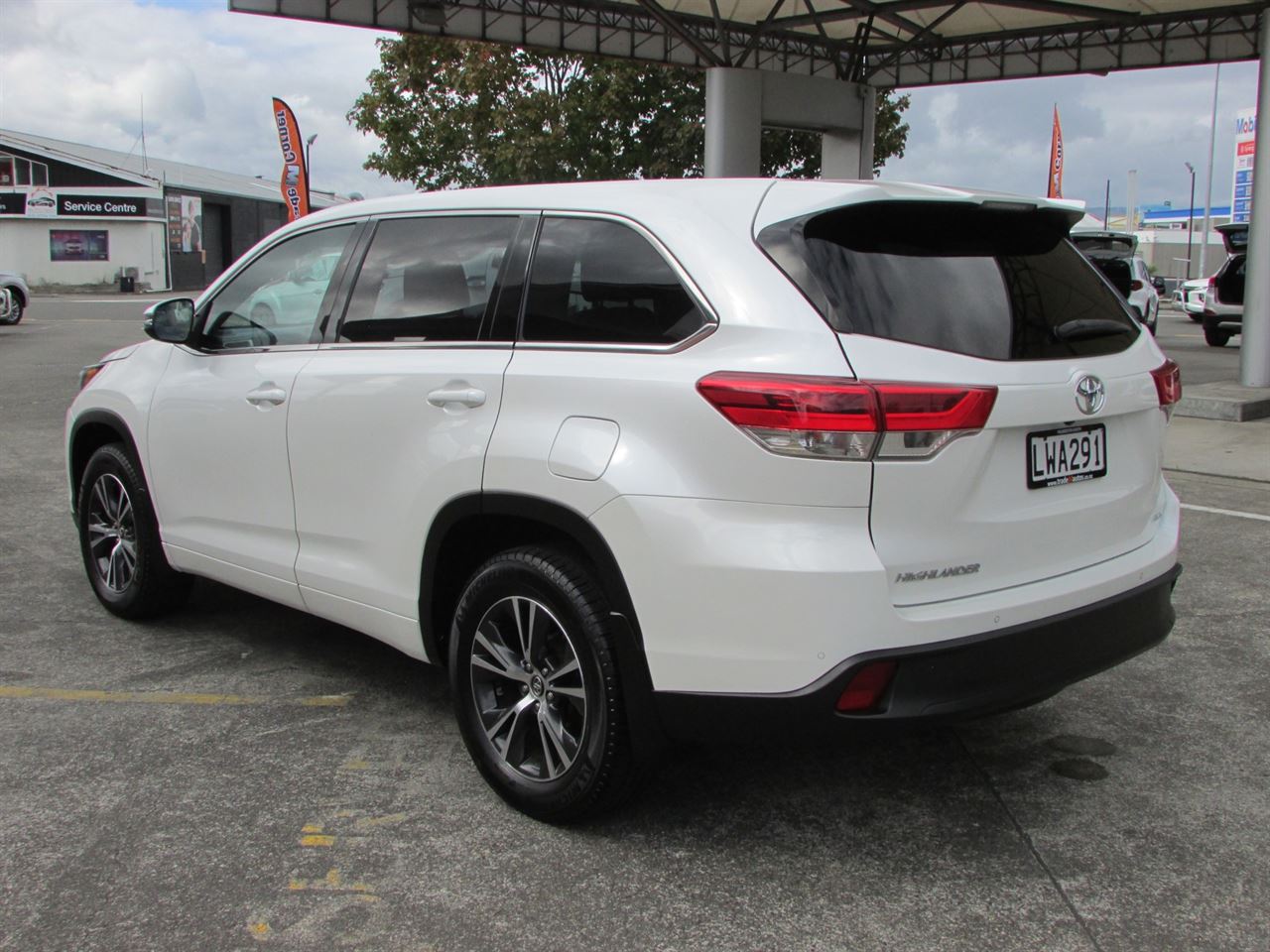 Vehicle image 5