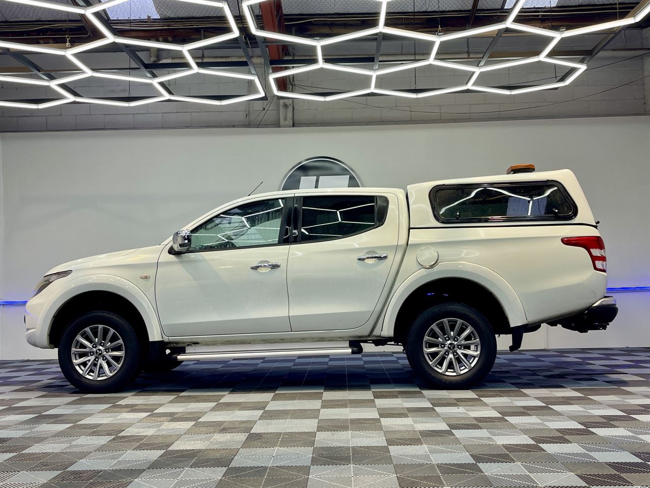 Vehicle image 5