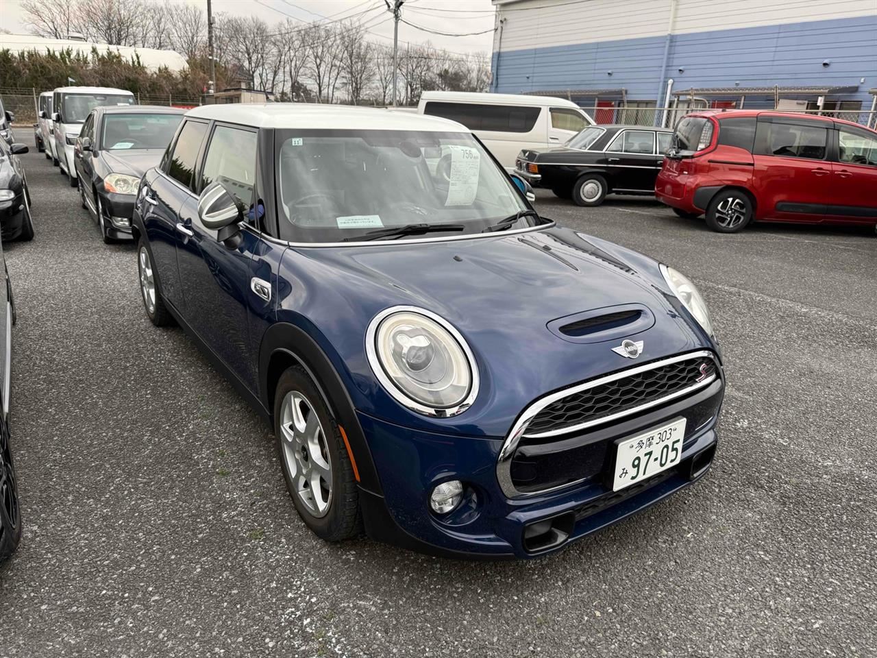 Vehicle image 2