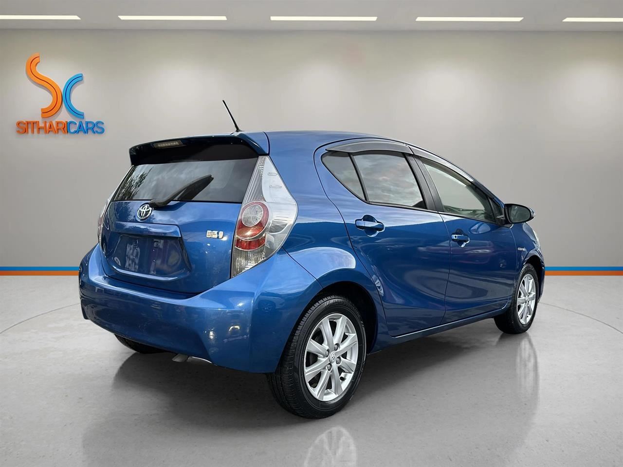 Vehicle image 4