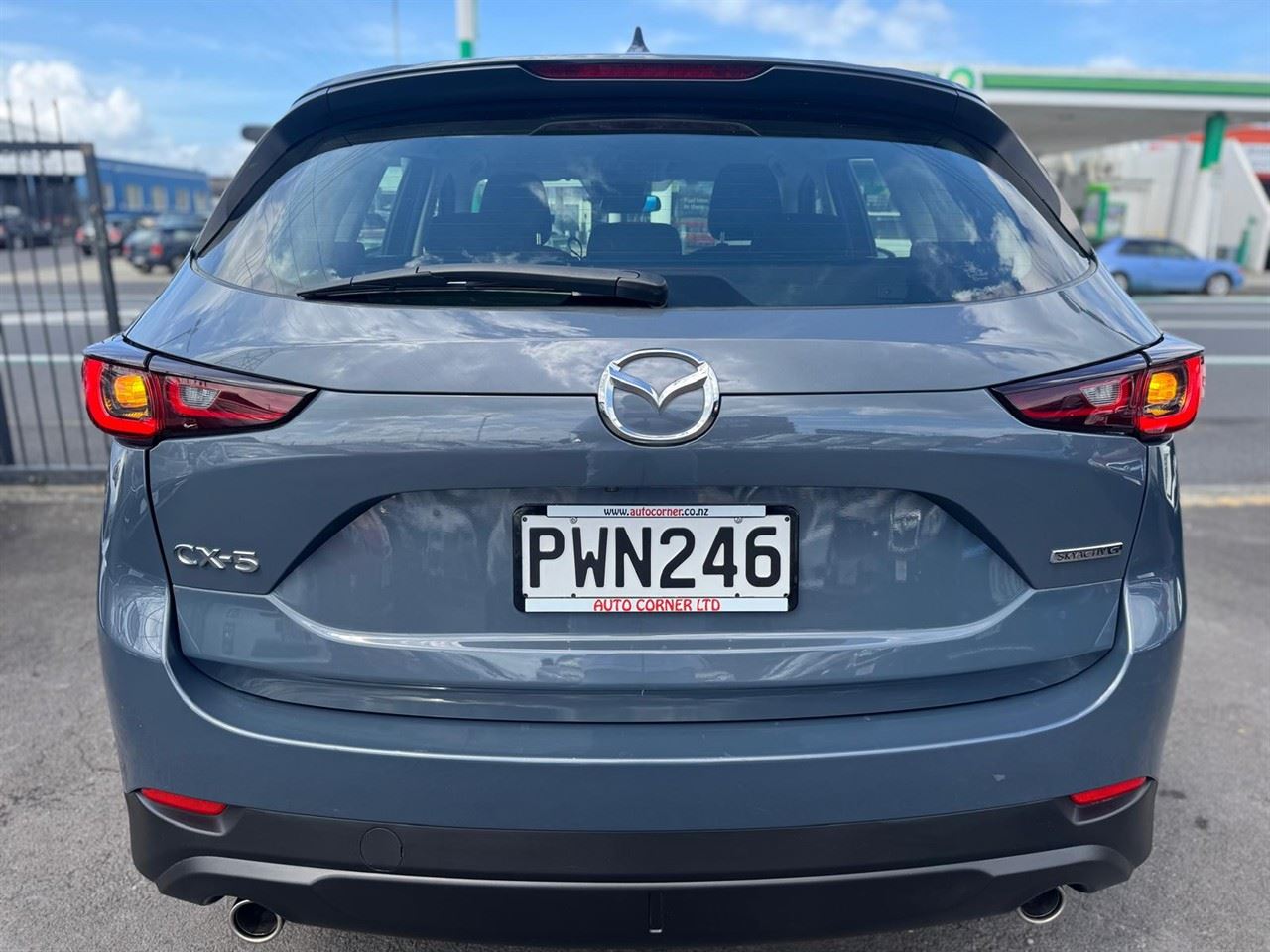Vehicle image 3