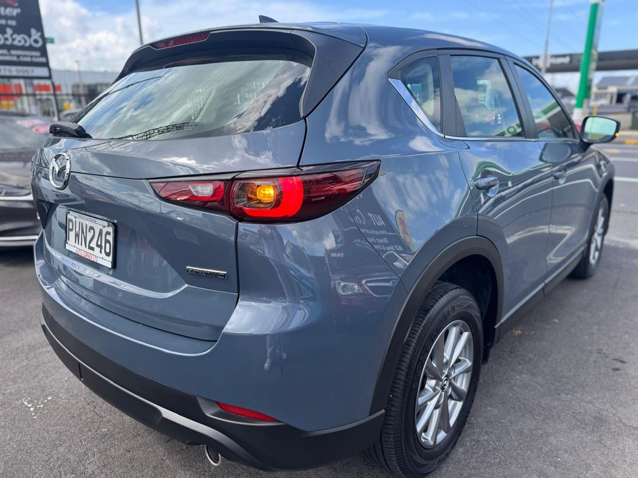 Vehicle image 4