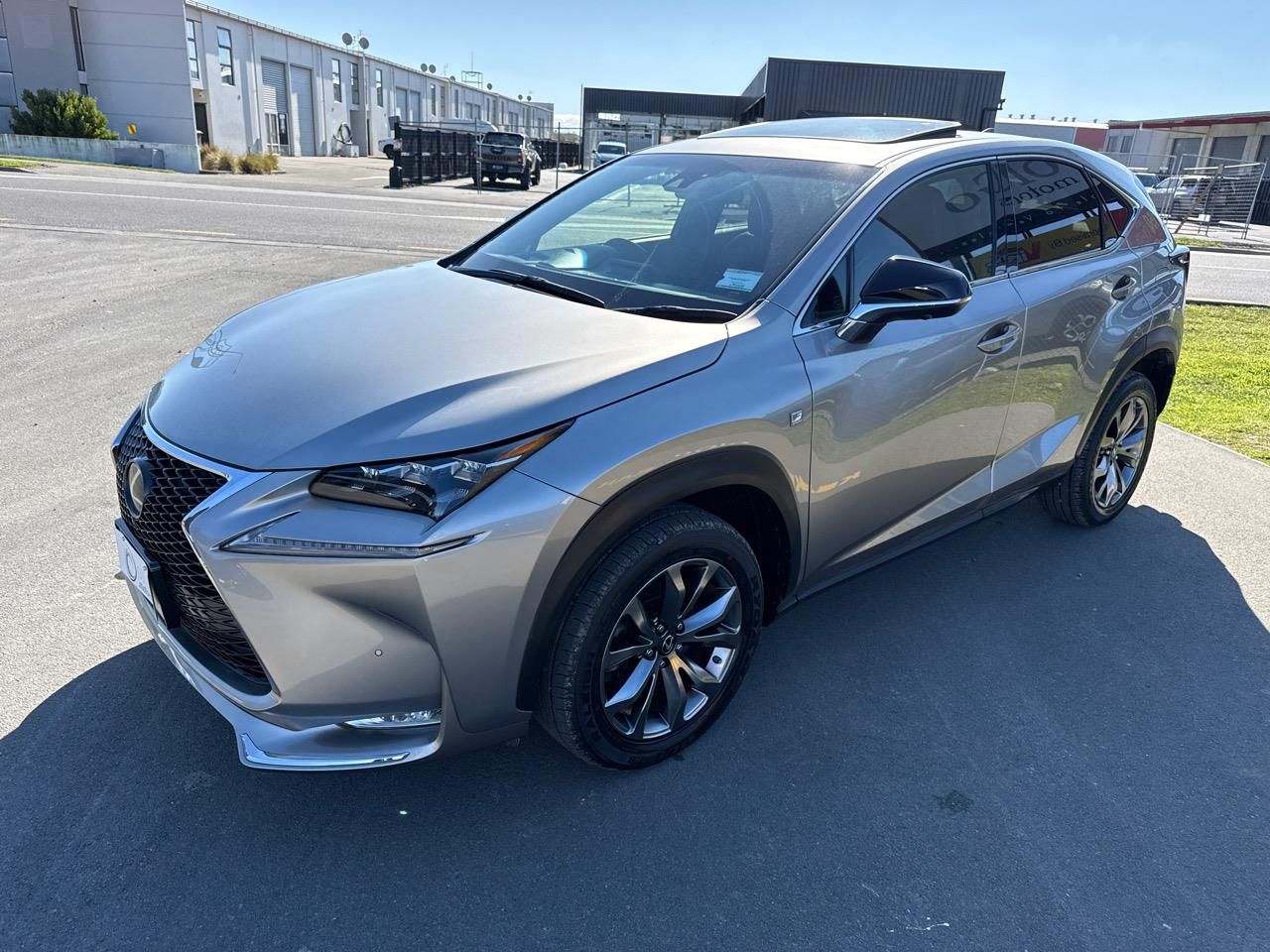 Vehicle image 4