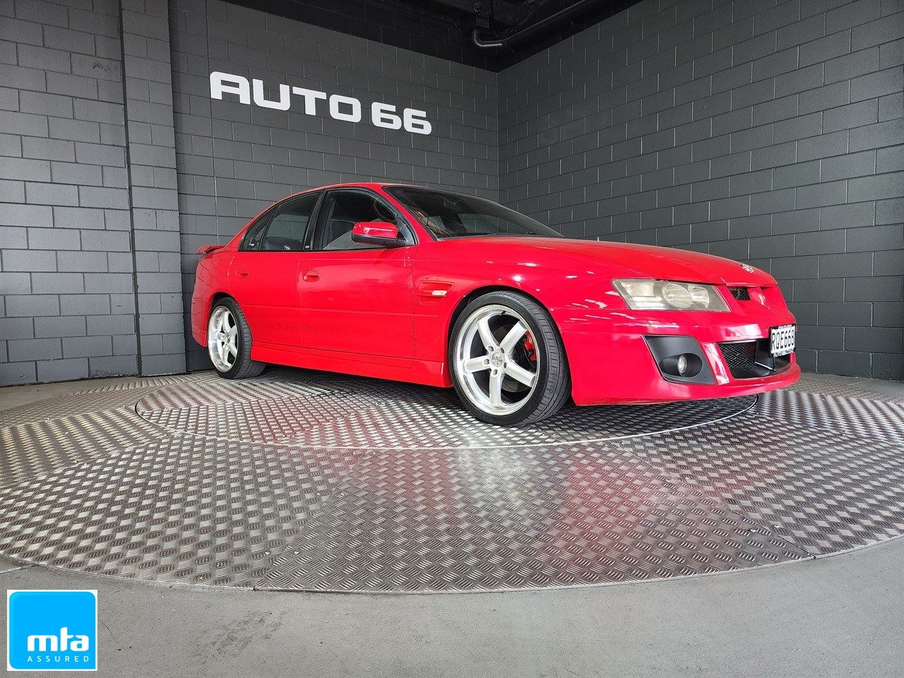 Vehicle image 5