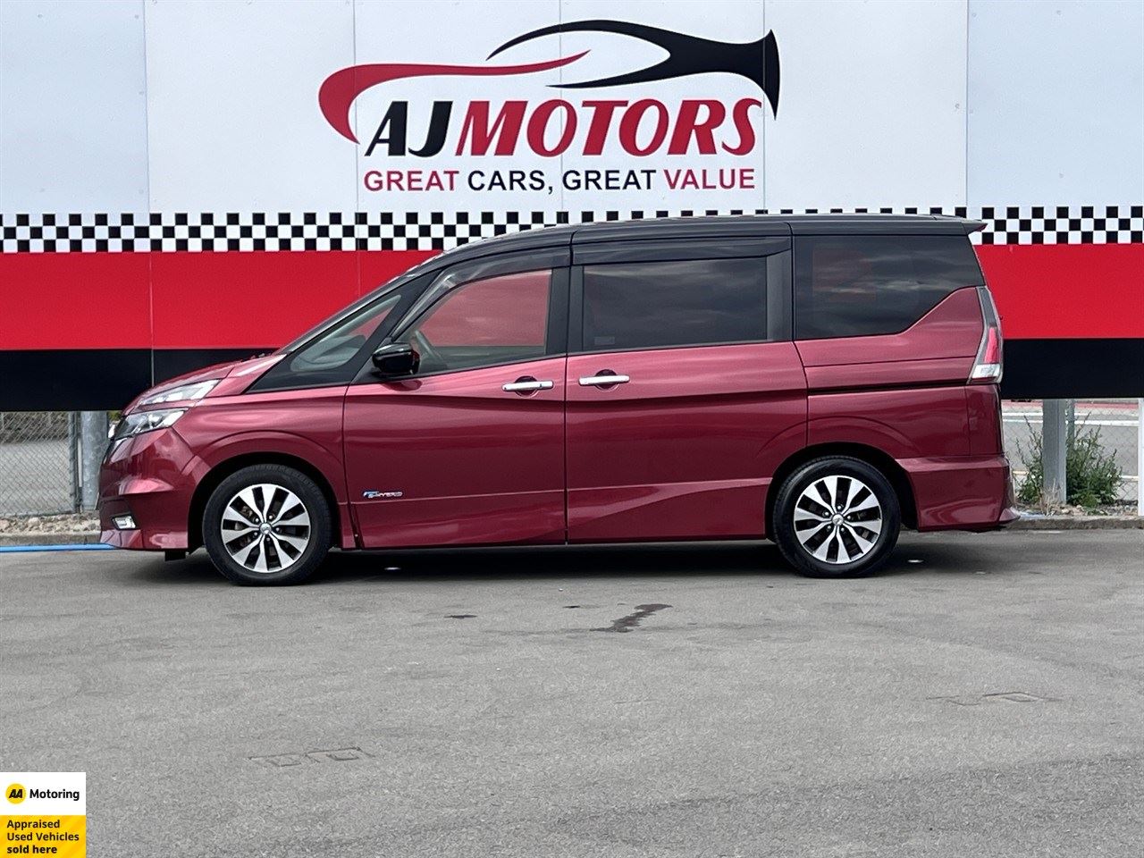 Vehicle image 5