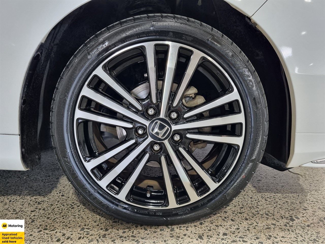 Vehicle image 3