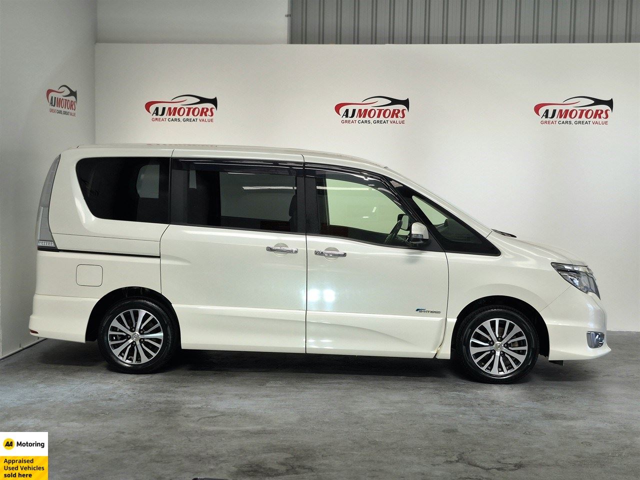 Vehicle image 3