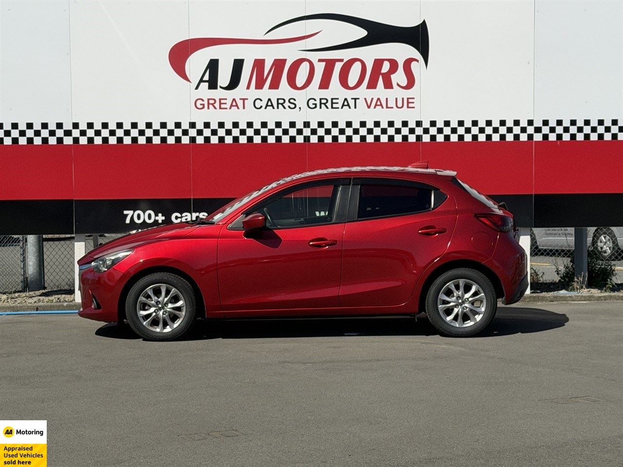 Vehicle image 5