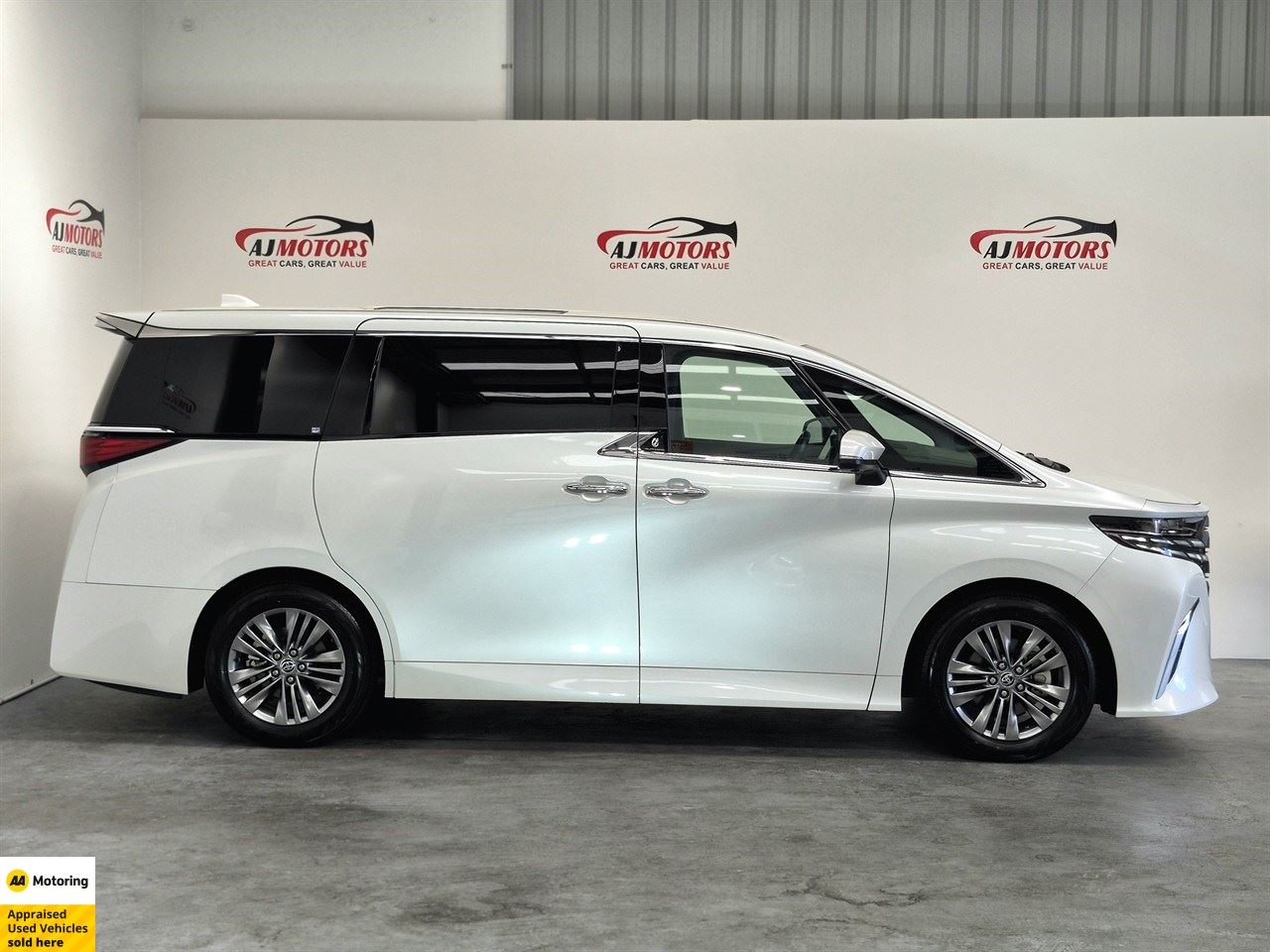 Vehicle image 3