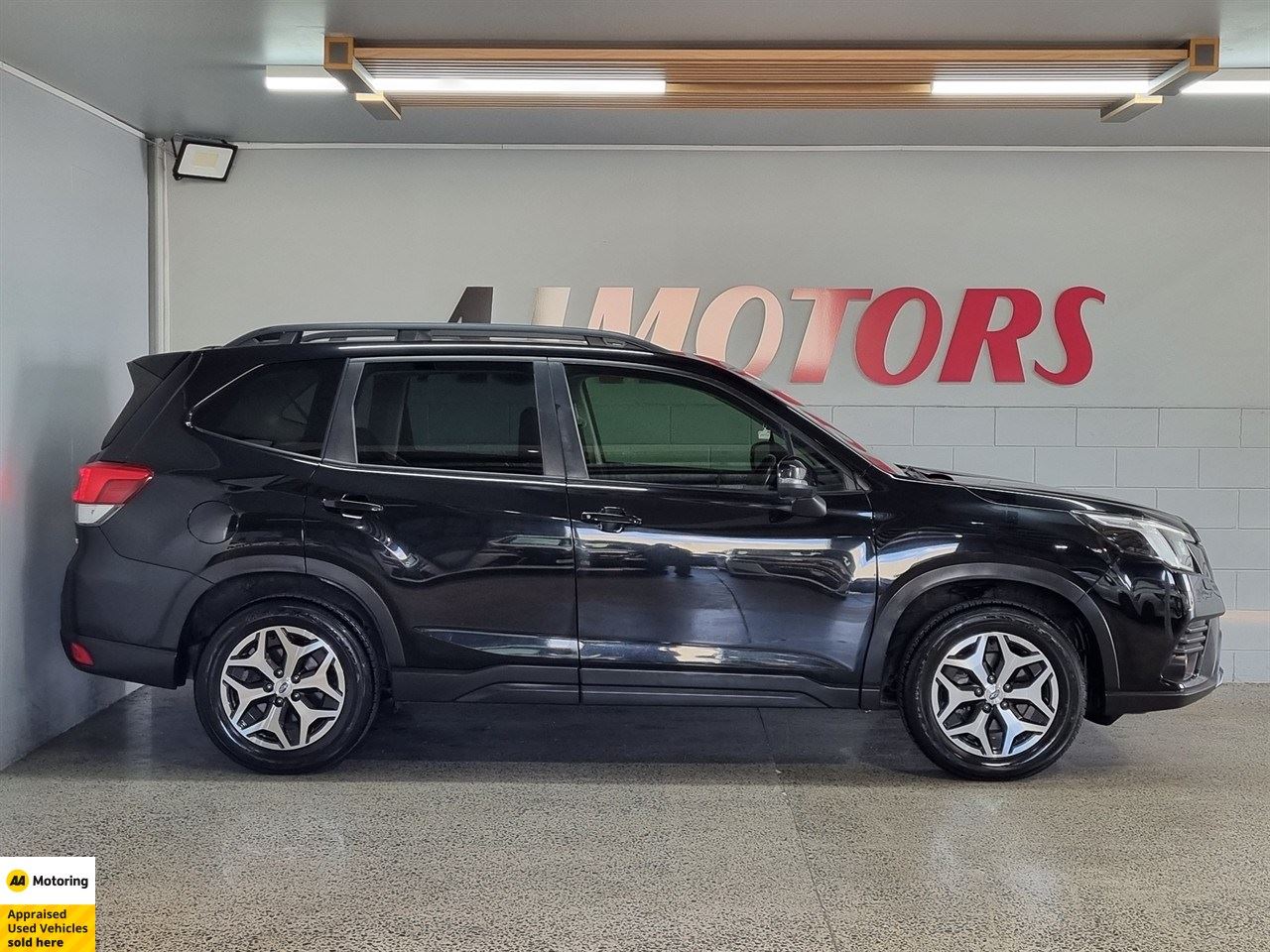 Vehicle image 5