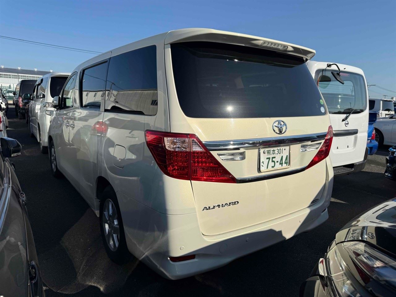 Vehicle image 3