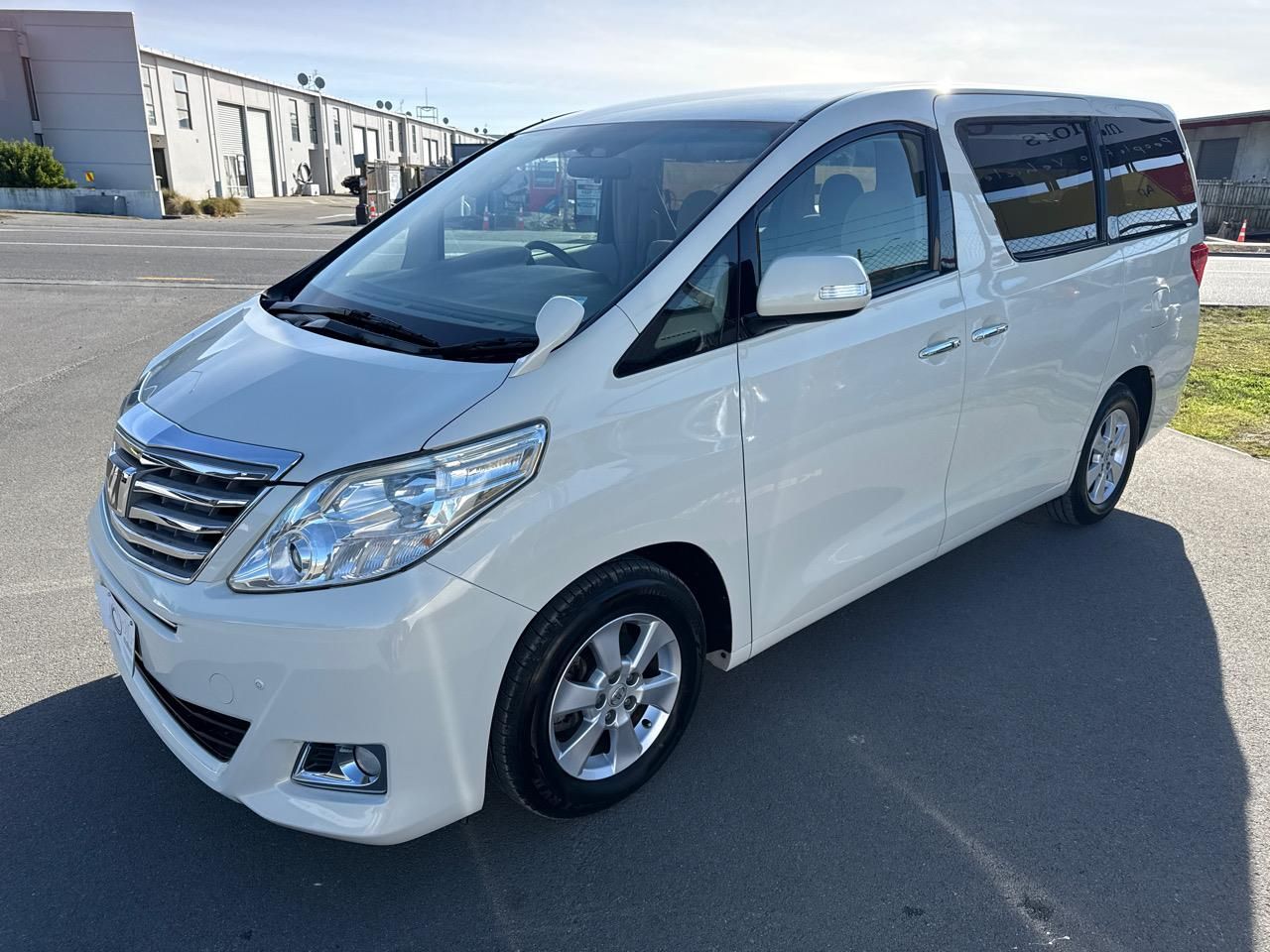 Vehicle image 4
