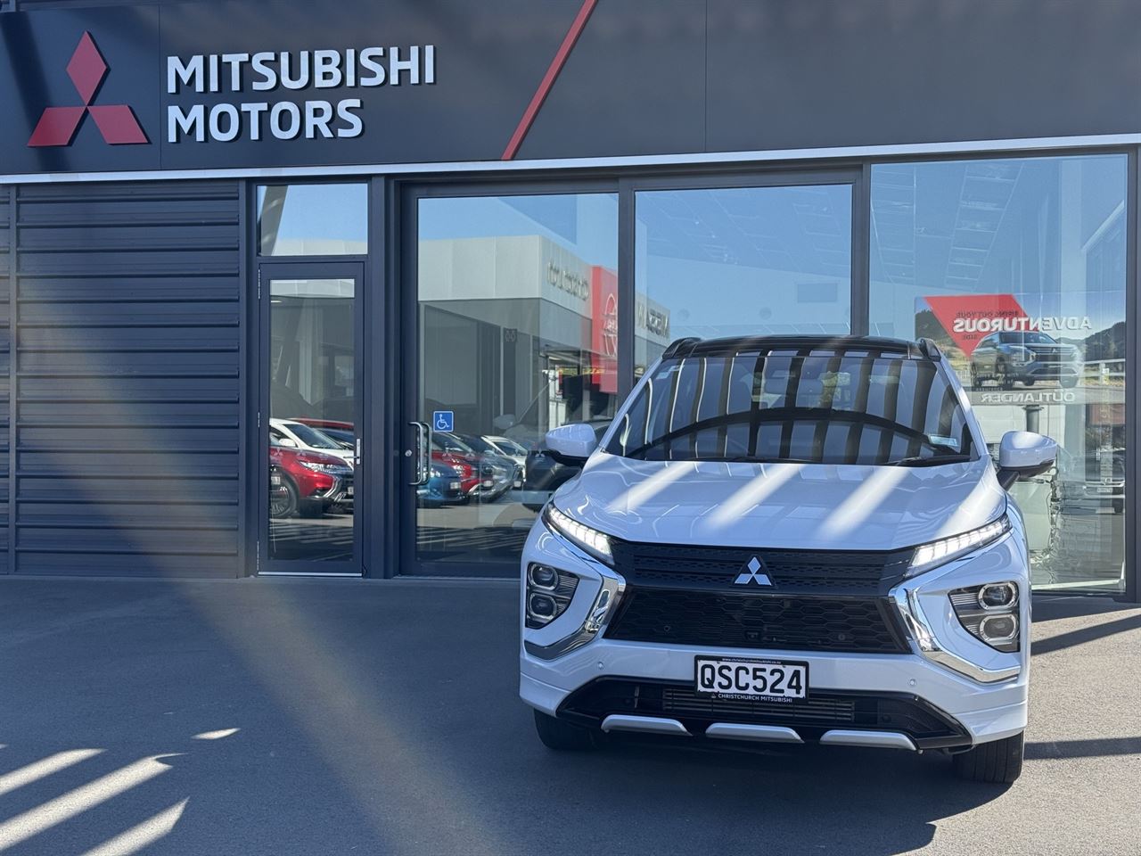 Vehicle image 4