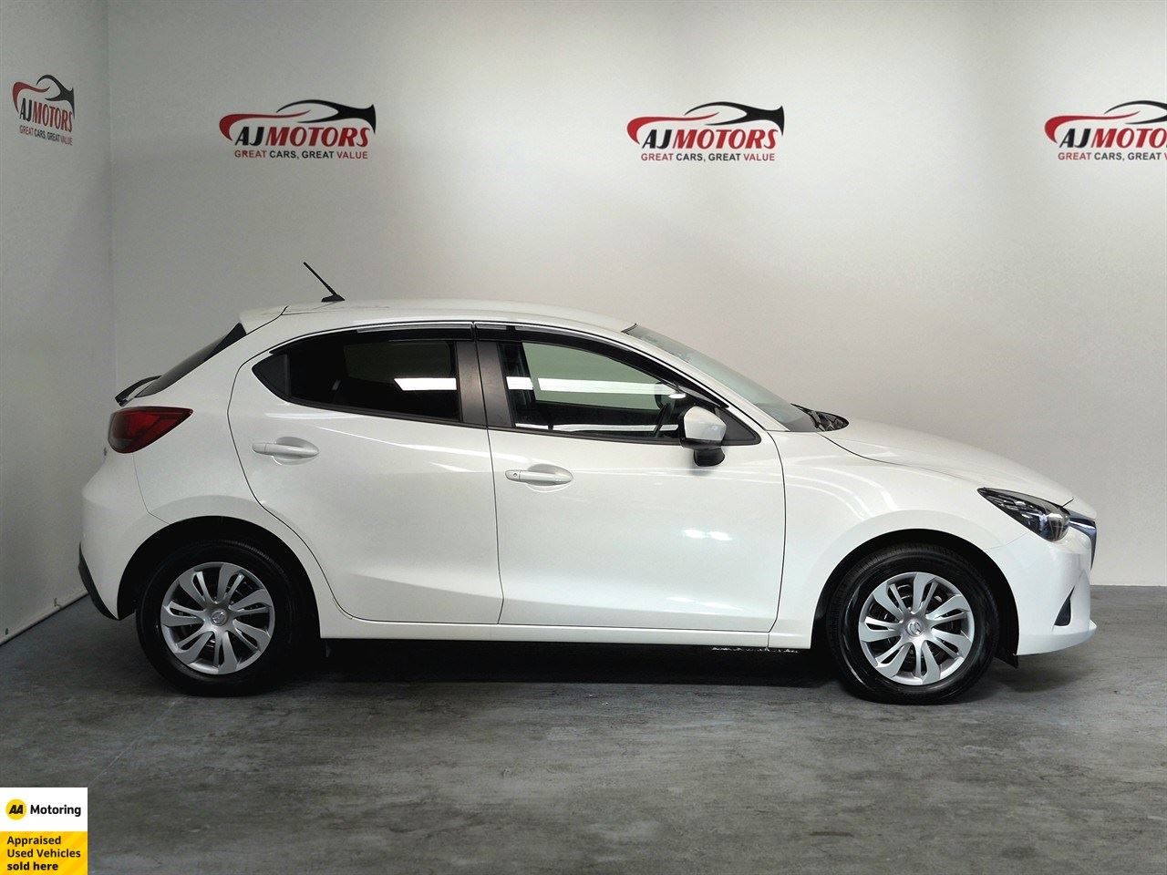 Vehicle image 3
