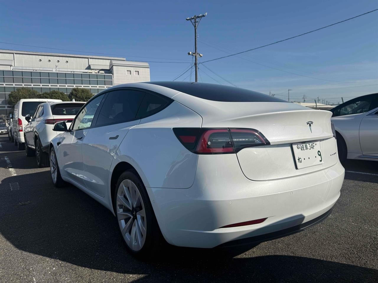 Vehicle image 5
