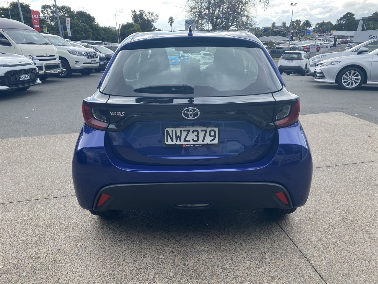 Vehicle image 3