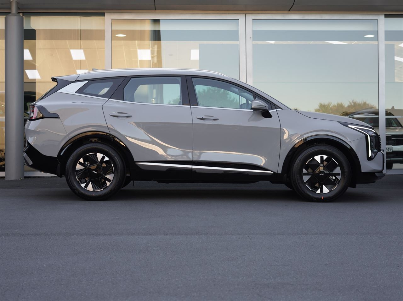 Vehicle image 3