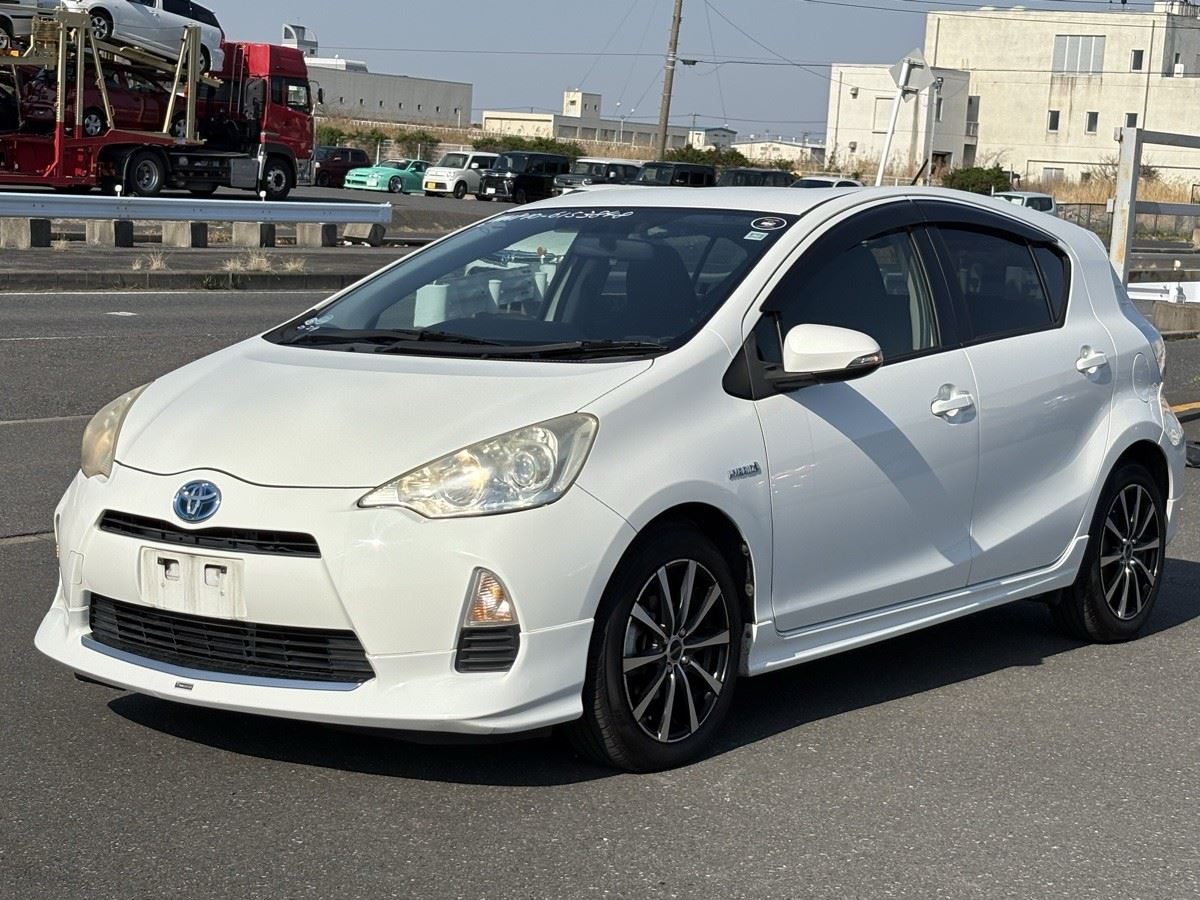 Vehicle image 5