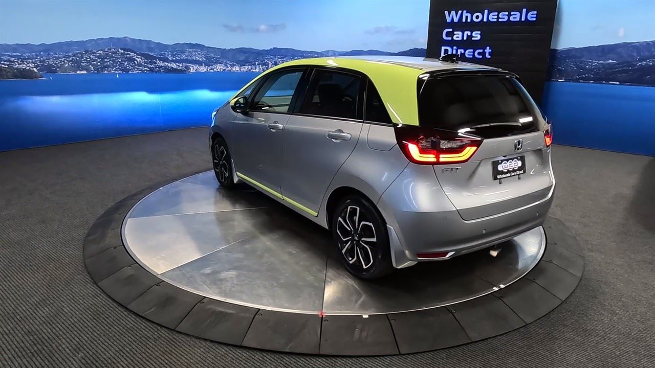 Vehicle image 3