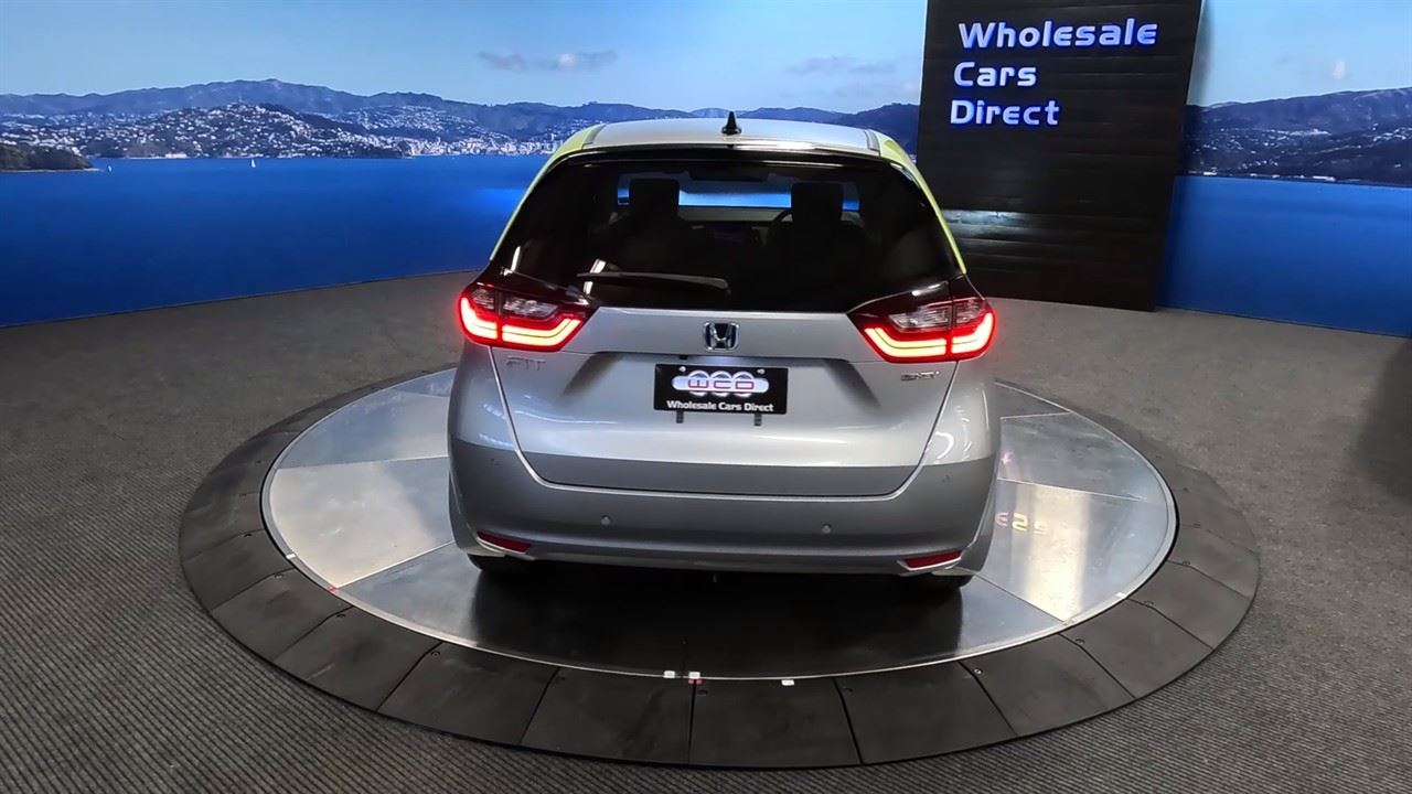 Vehicle image 4