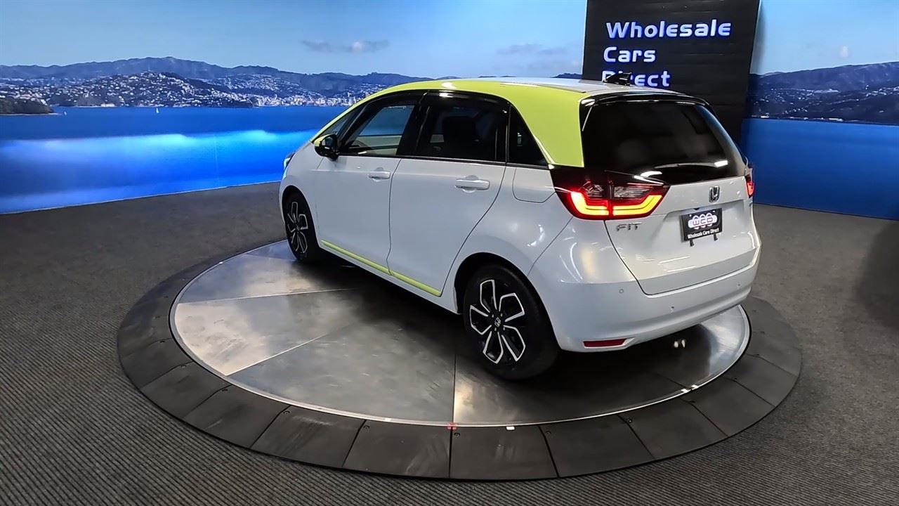 Vehicle image 3