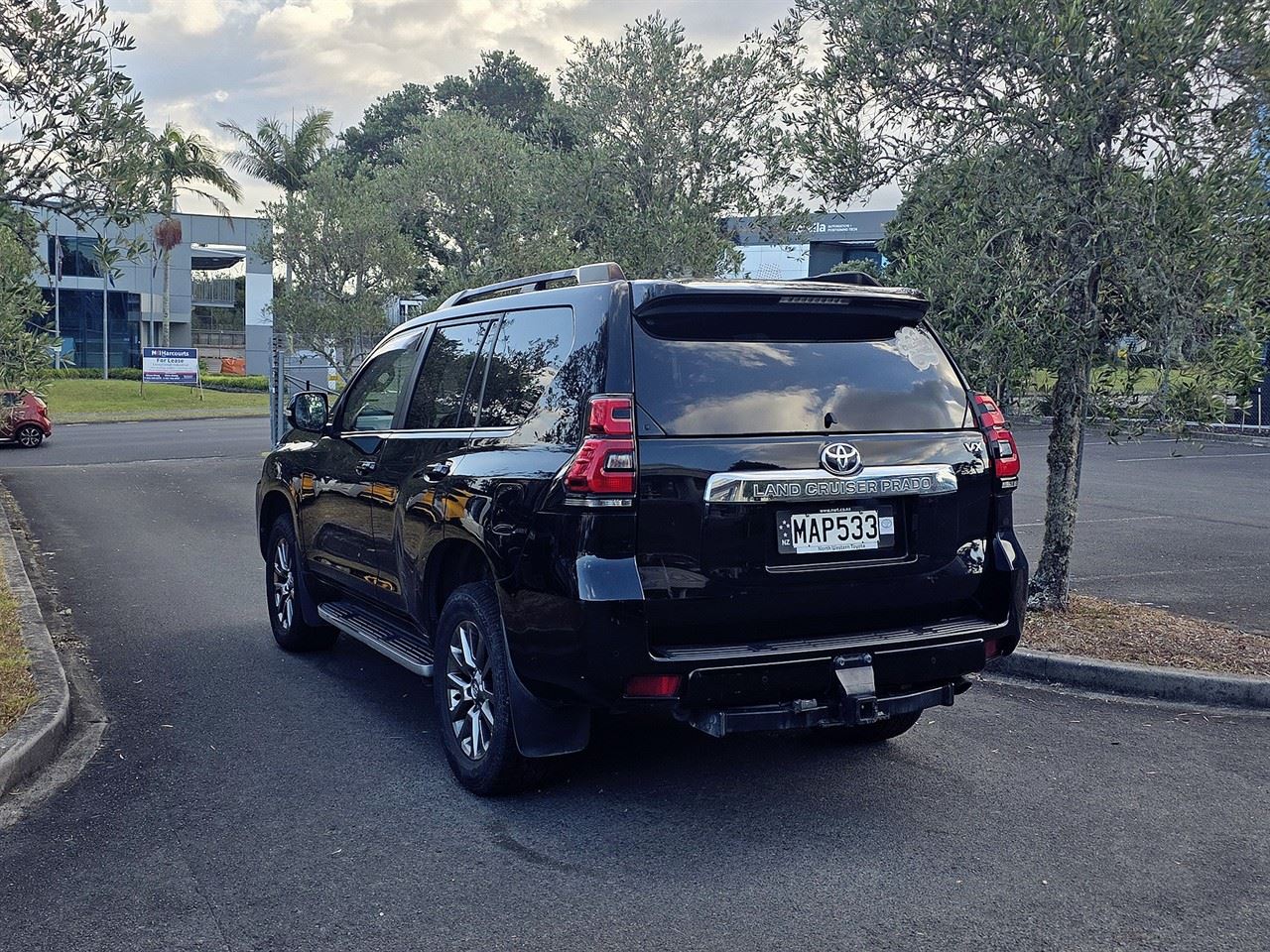 Vehicle image 4