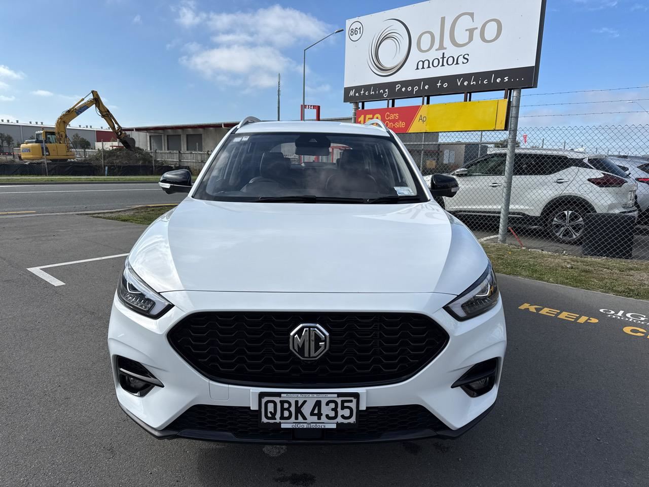 Vehicle image 3