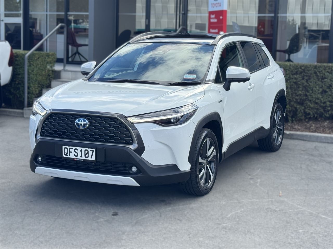 Vehicle image 3