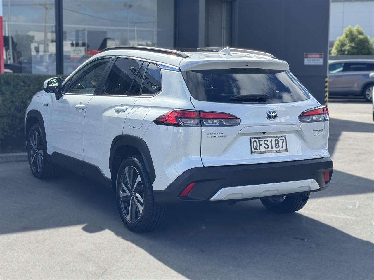 Vehicle image 5