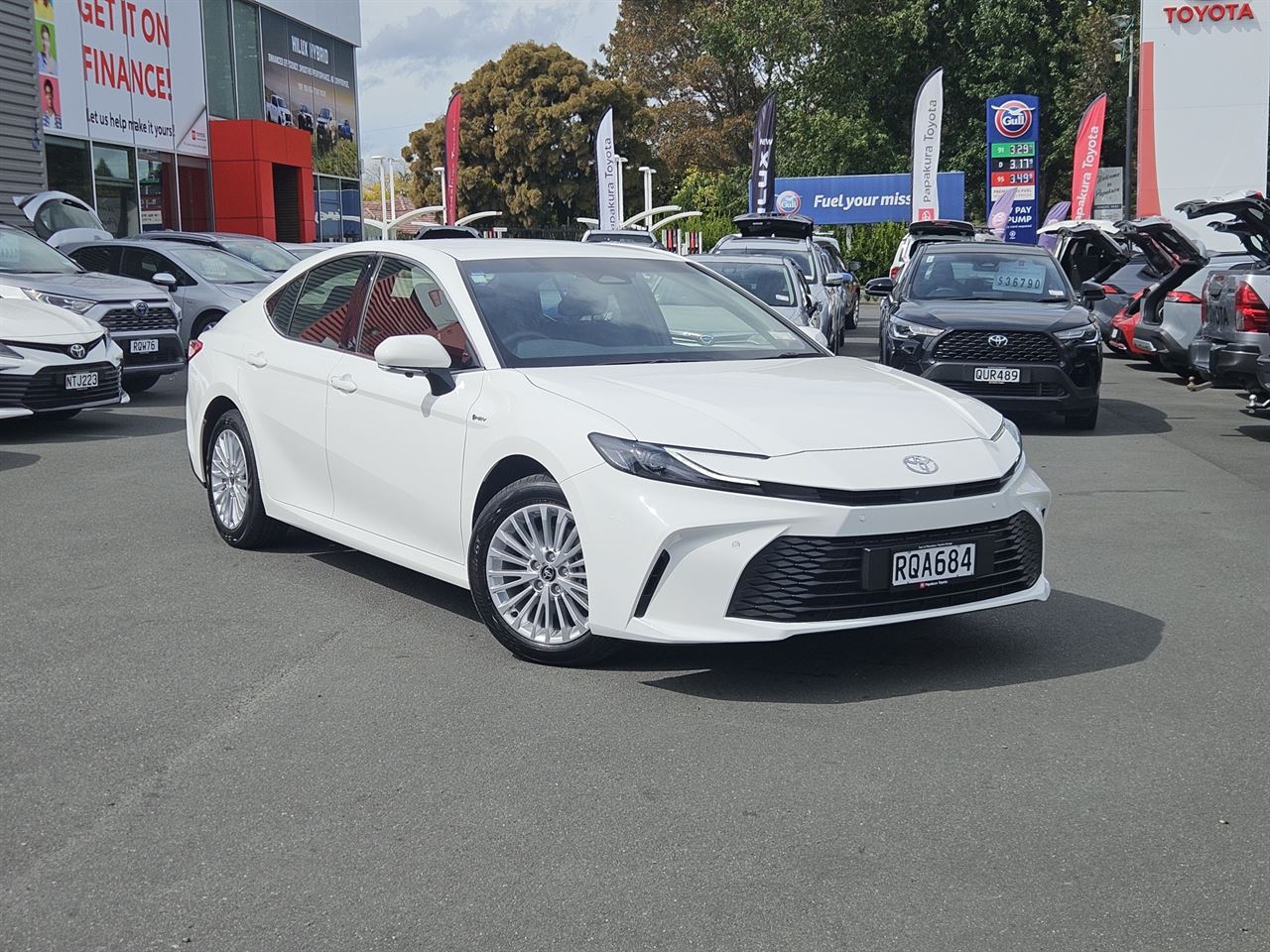 Vehicle image 5