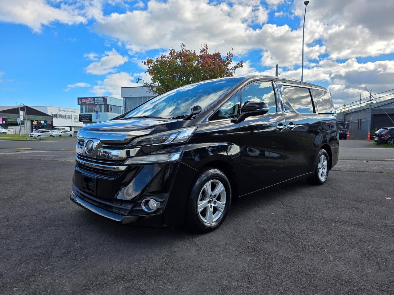 Vehicle image 4