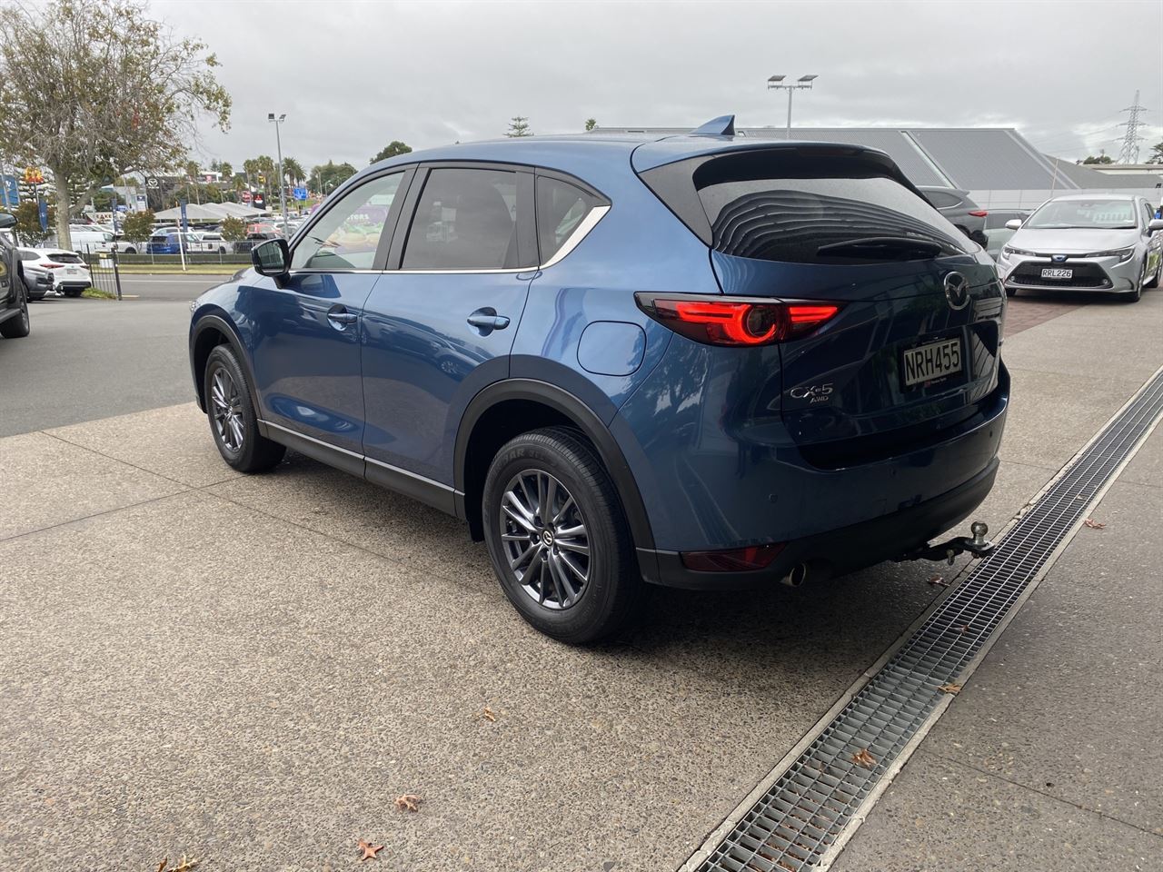 Vehicle image 5