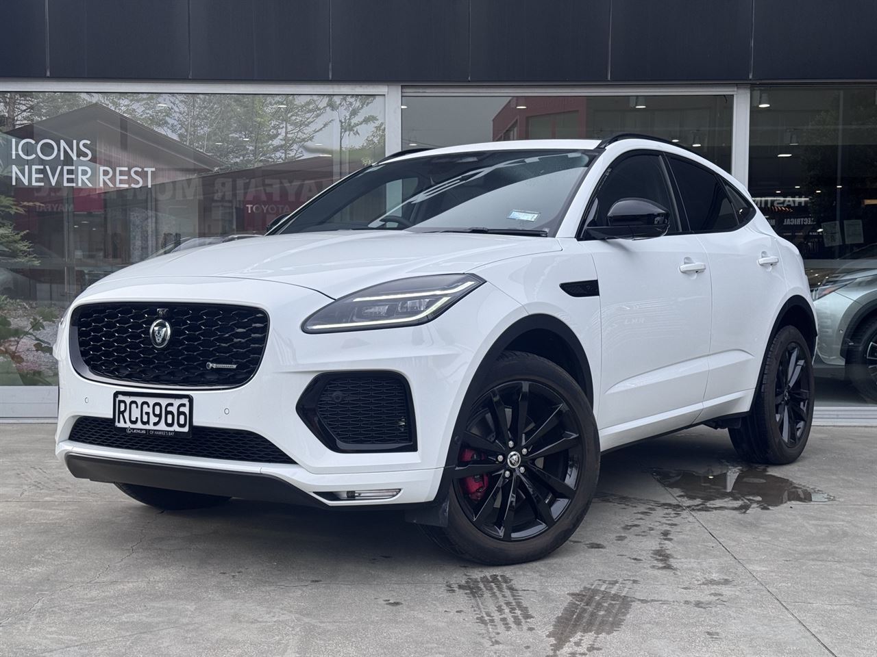 Vehicle image 3