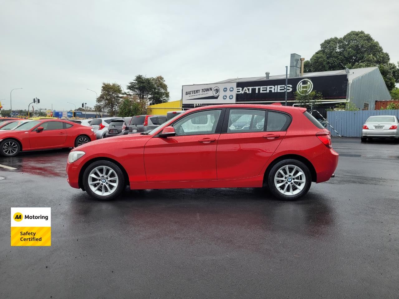 Vehicle image 5