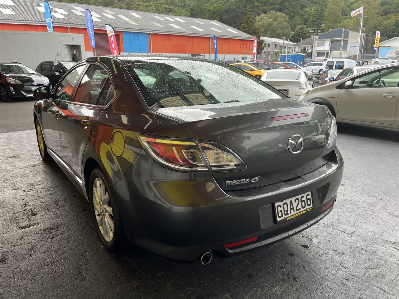 Vehicle image 4