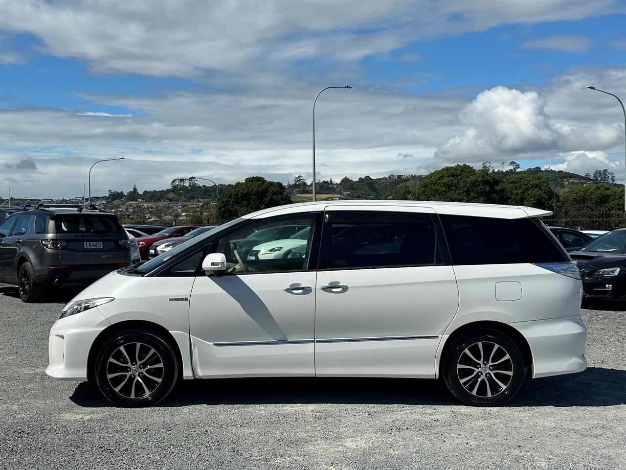 Vehicle image 4