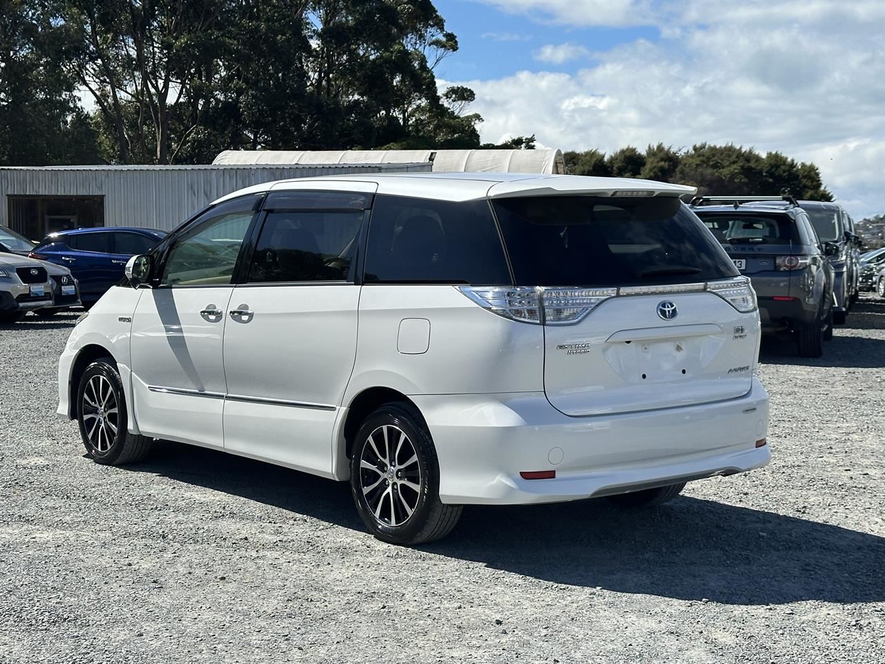Vehicle image 5