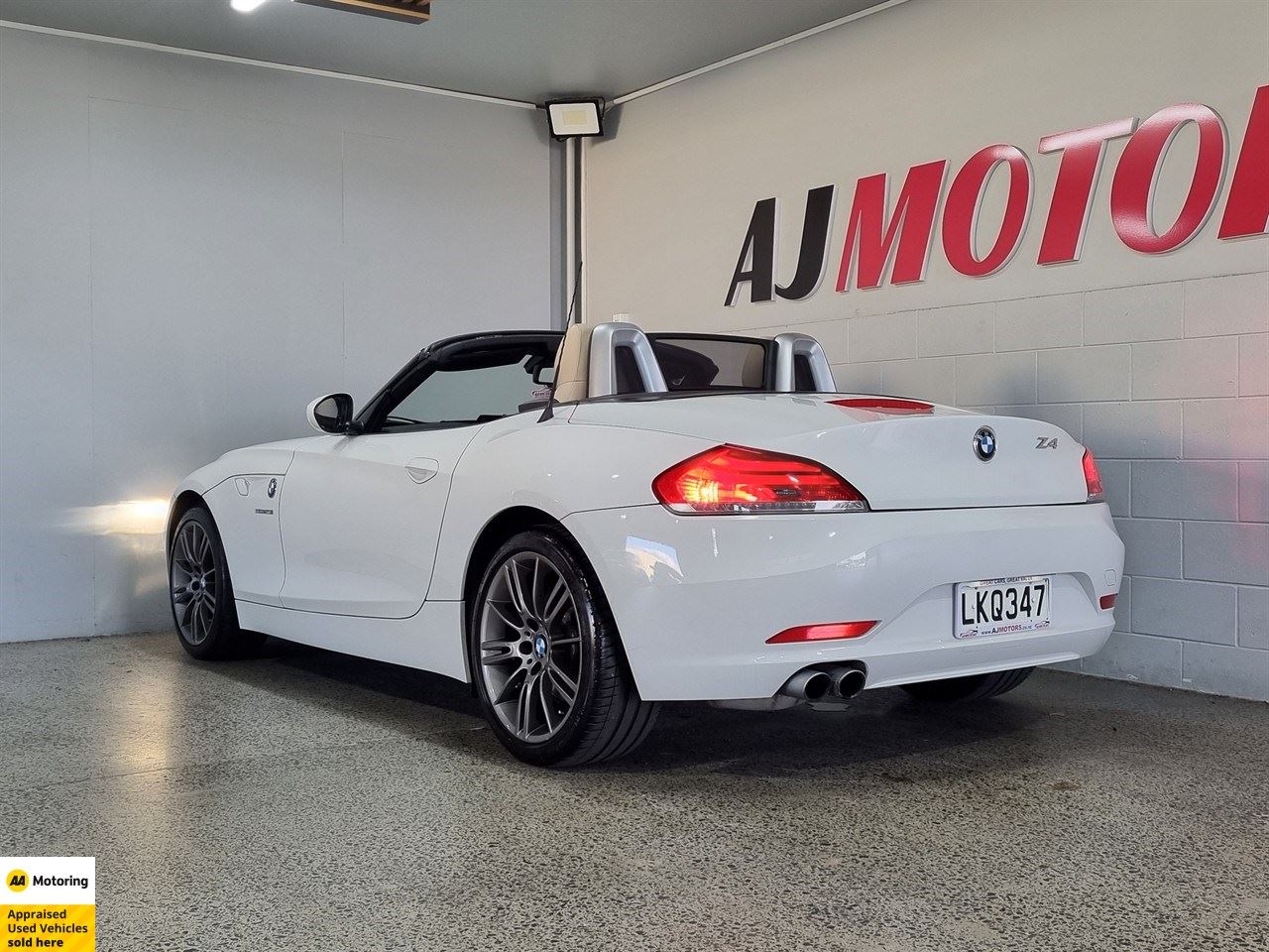 Vehicle image 3
