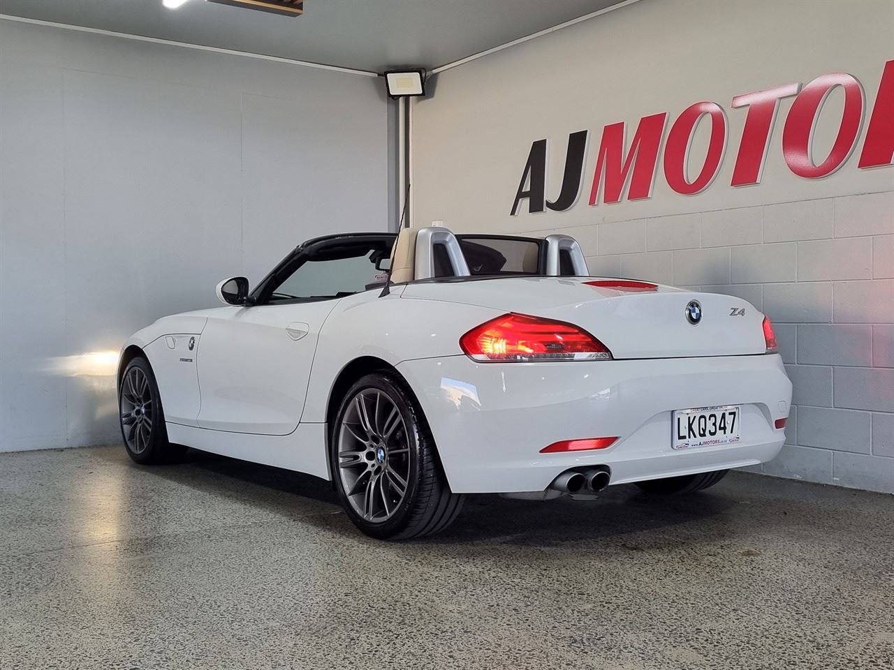 Vehicle image 3