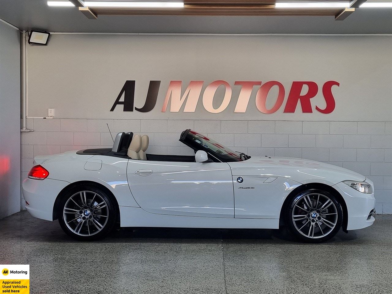 Vehicle image 5