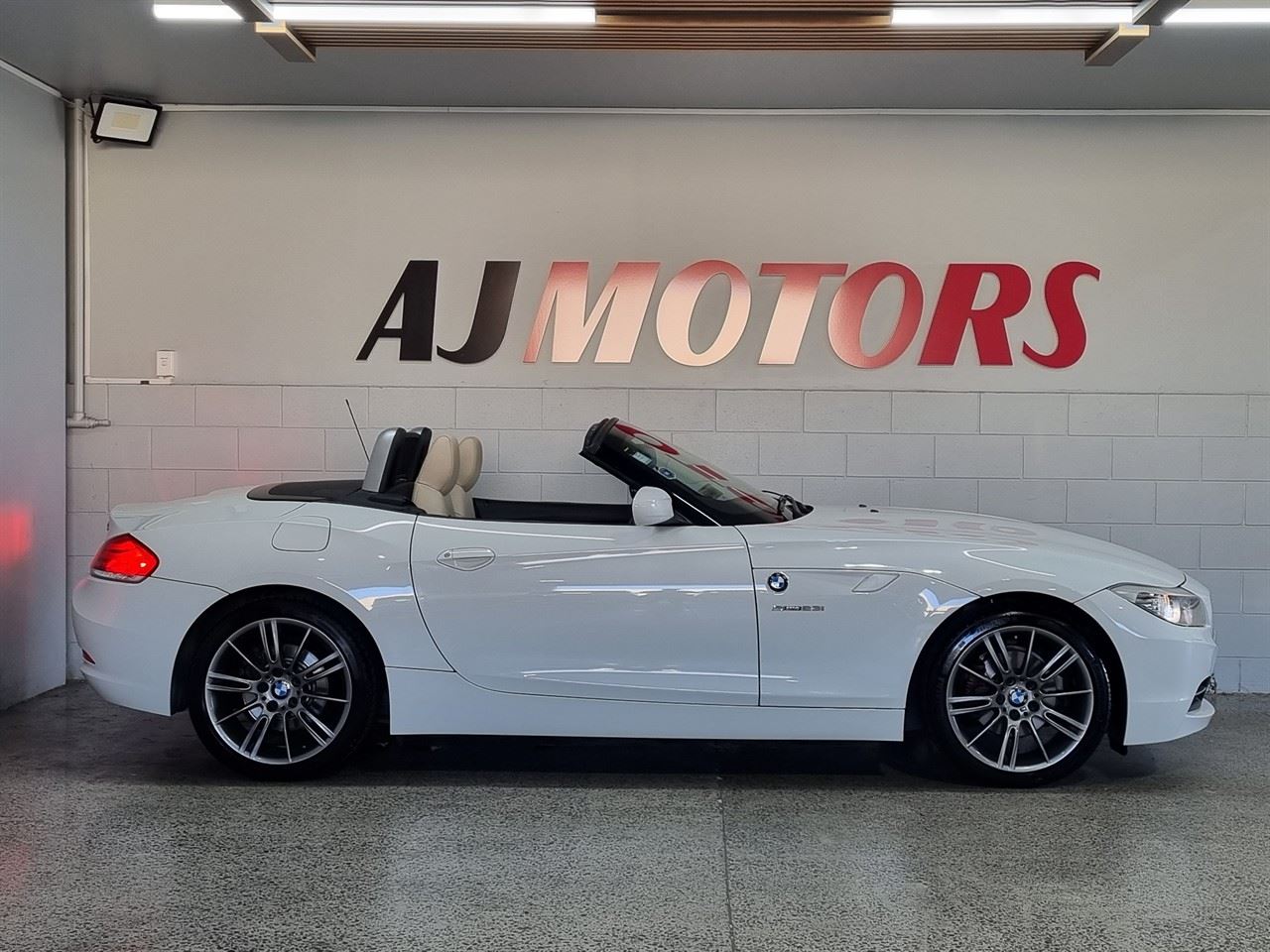 Vehicle image 5