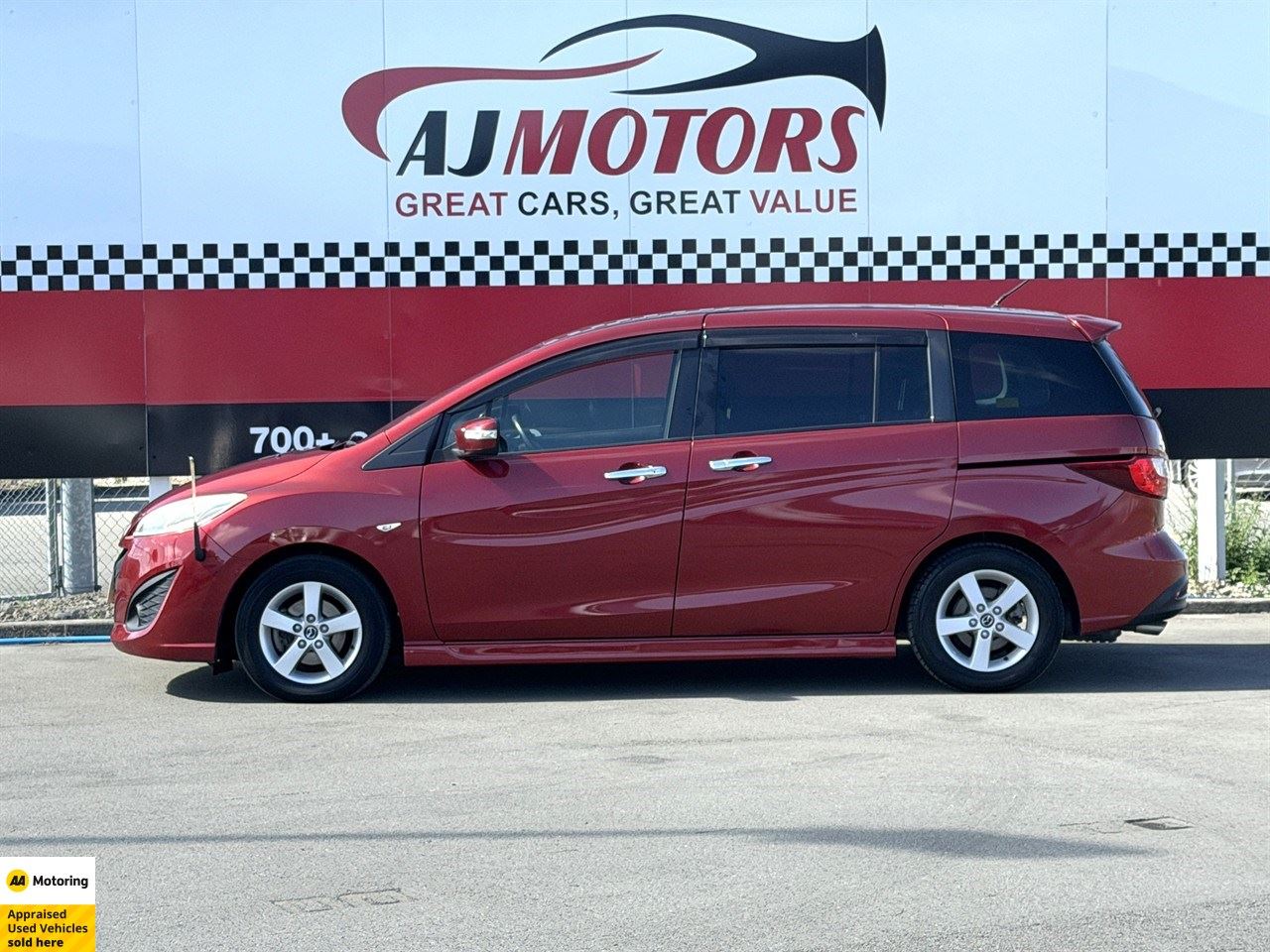 Vehicle image 5