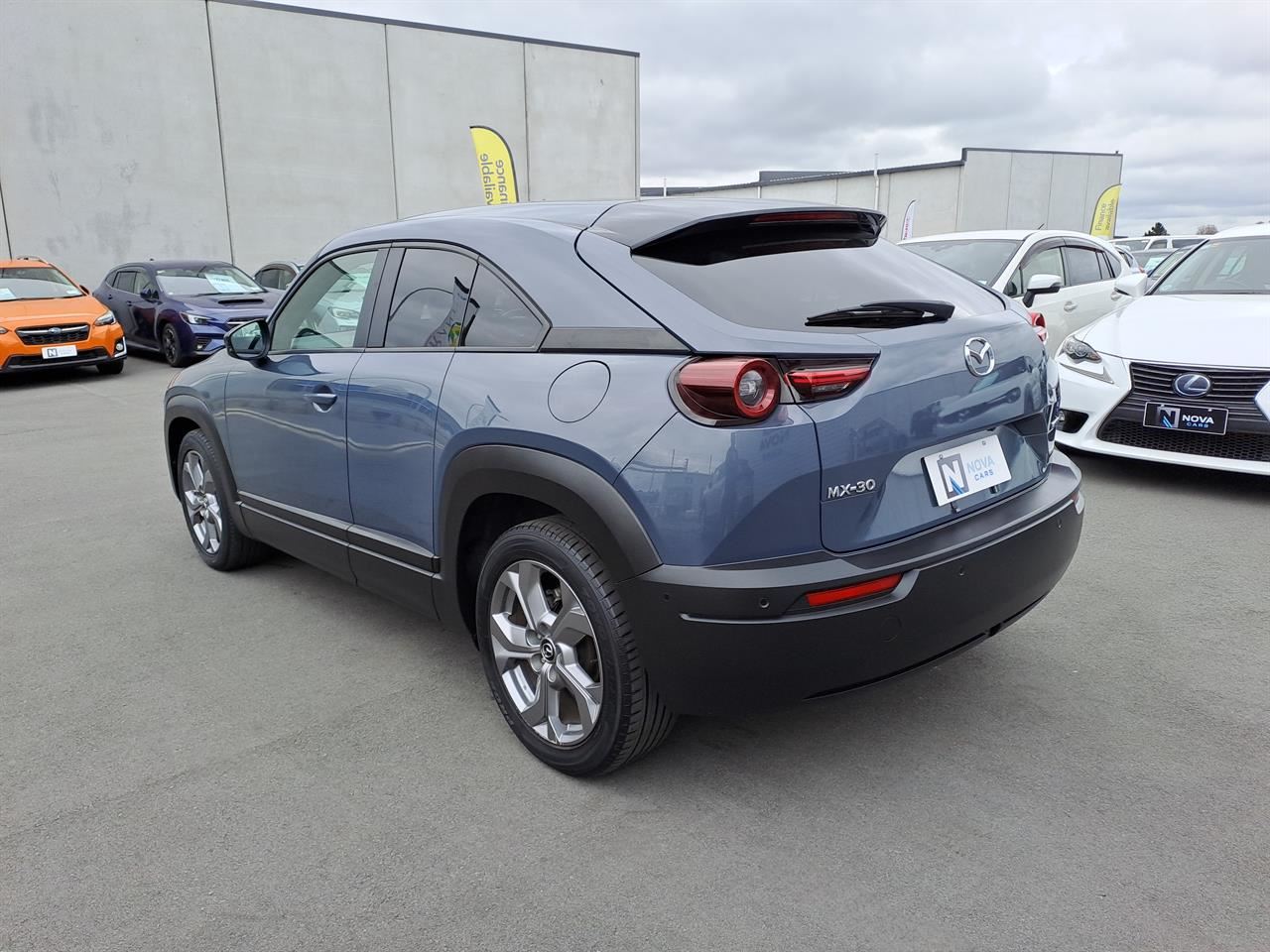 Vehicle image 5