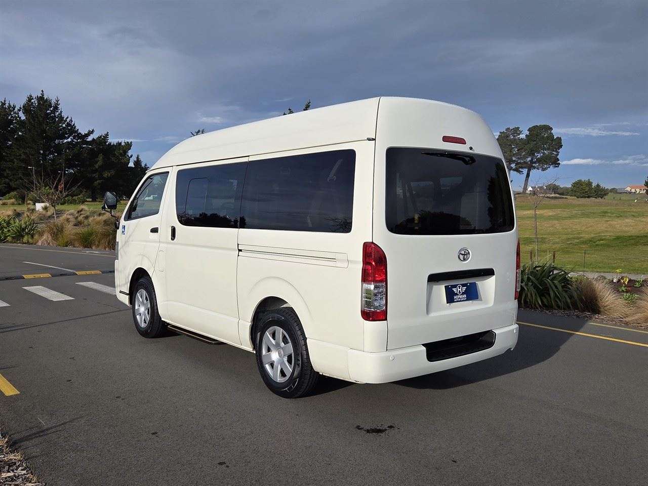 Vehicle image 5