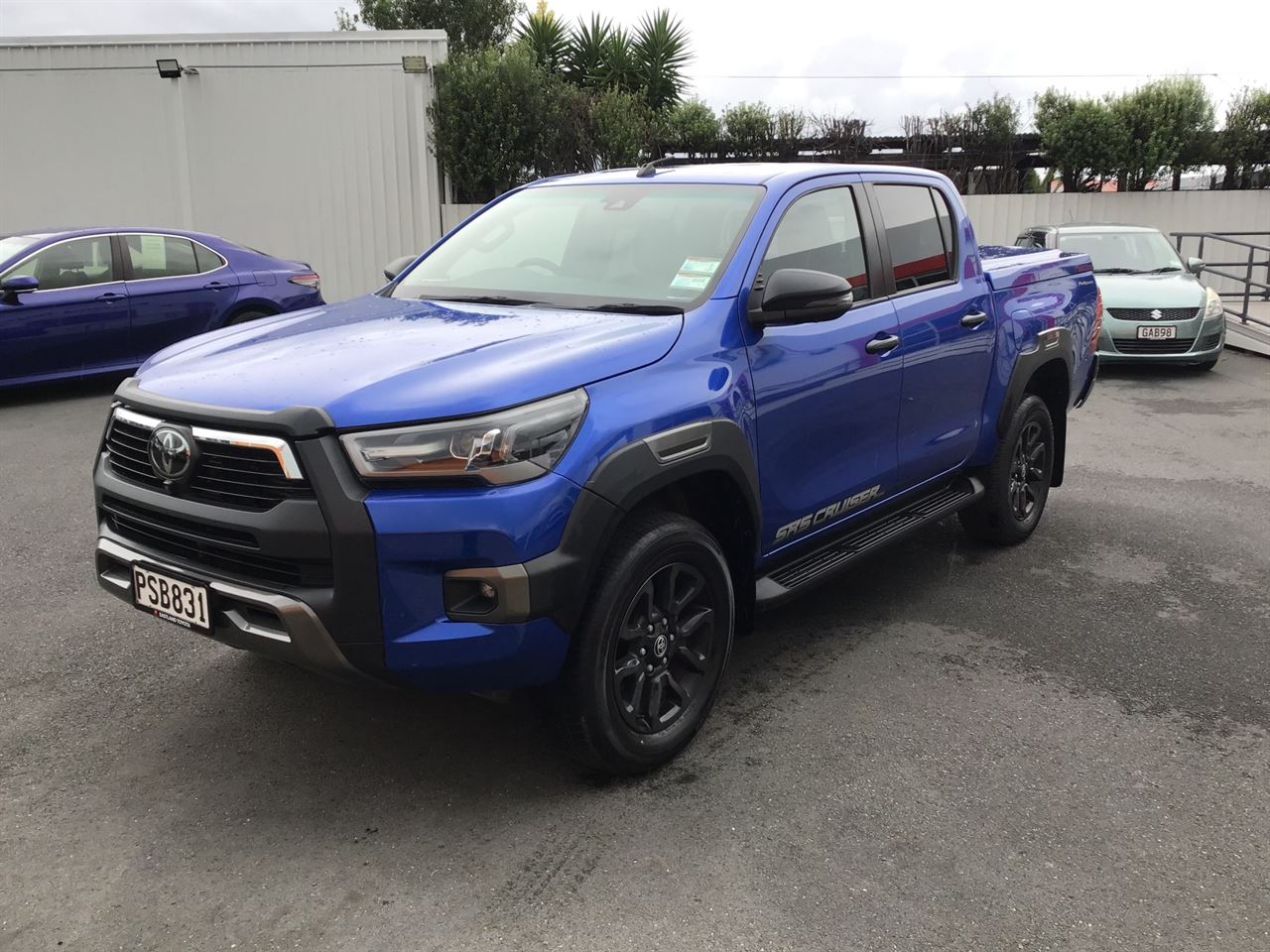 Vehicle image 3