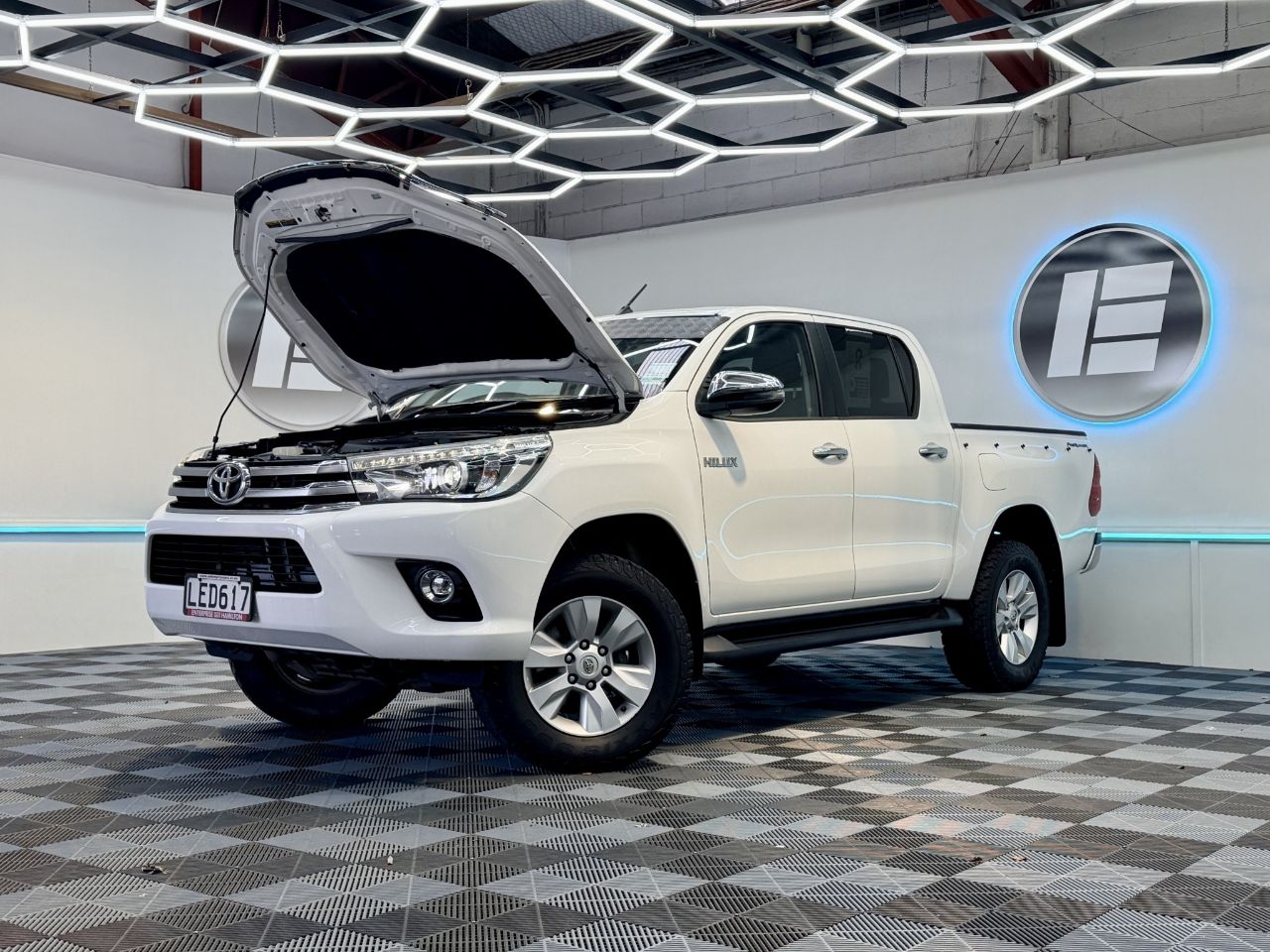 Vehicle image 3