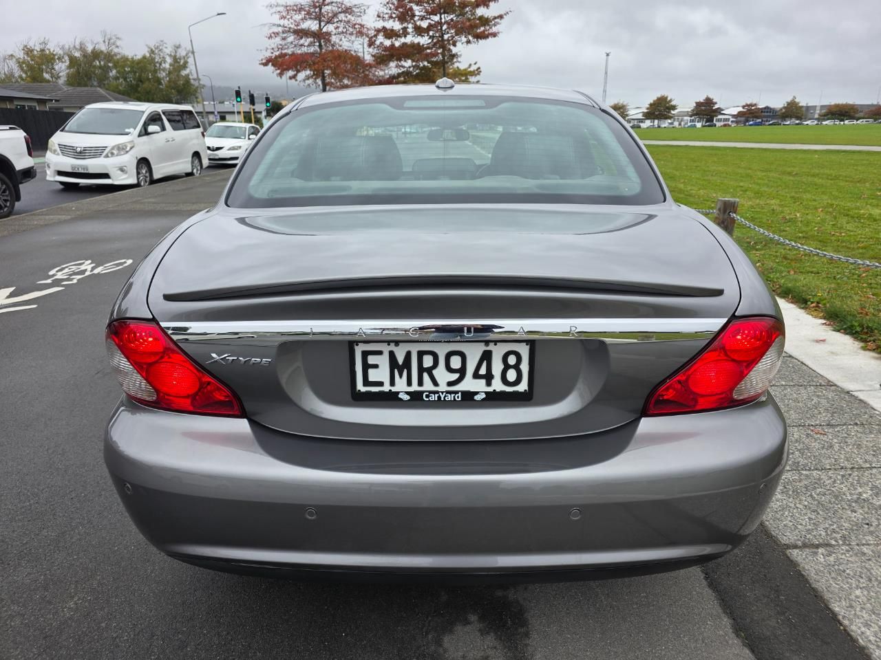 Vehicle image 4