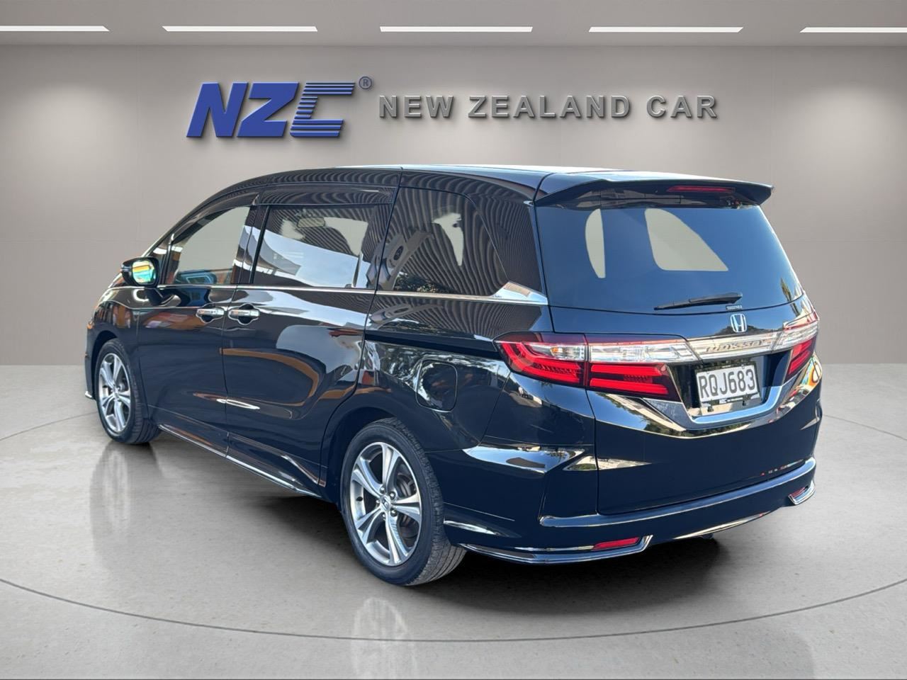 Vehicle image 5