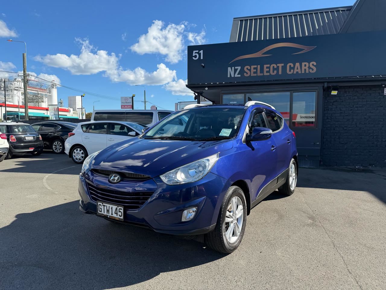 Vehicle image 3